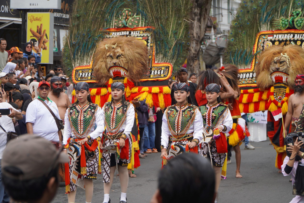 Paguyuban Pawargo Bali Angkat Marwah Reog Ponorogo di Ajang Karnaval Kebhinekaan dan Budaya Desa Dalung